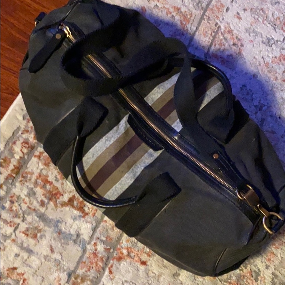 Burberry gum/duffel bag